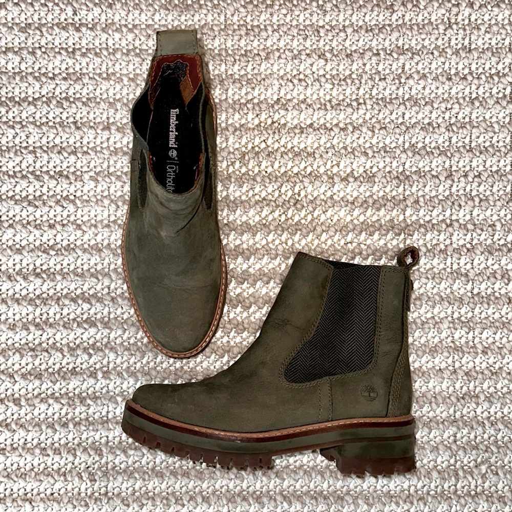 TIMBERLAND Women's Green Courmayeur Valley Olive Chelsea Boots with Ortholite.